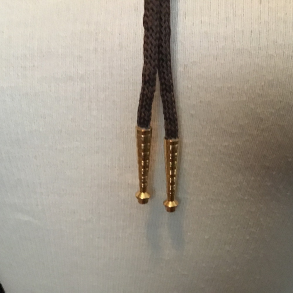 Vintage Hawaiian Kukui nut Brown Cord Bolo Tie with  gold tone metal accents - Picture 4 of 5